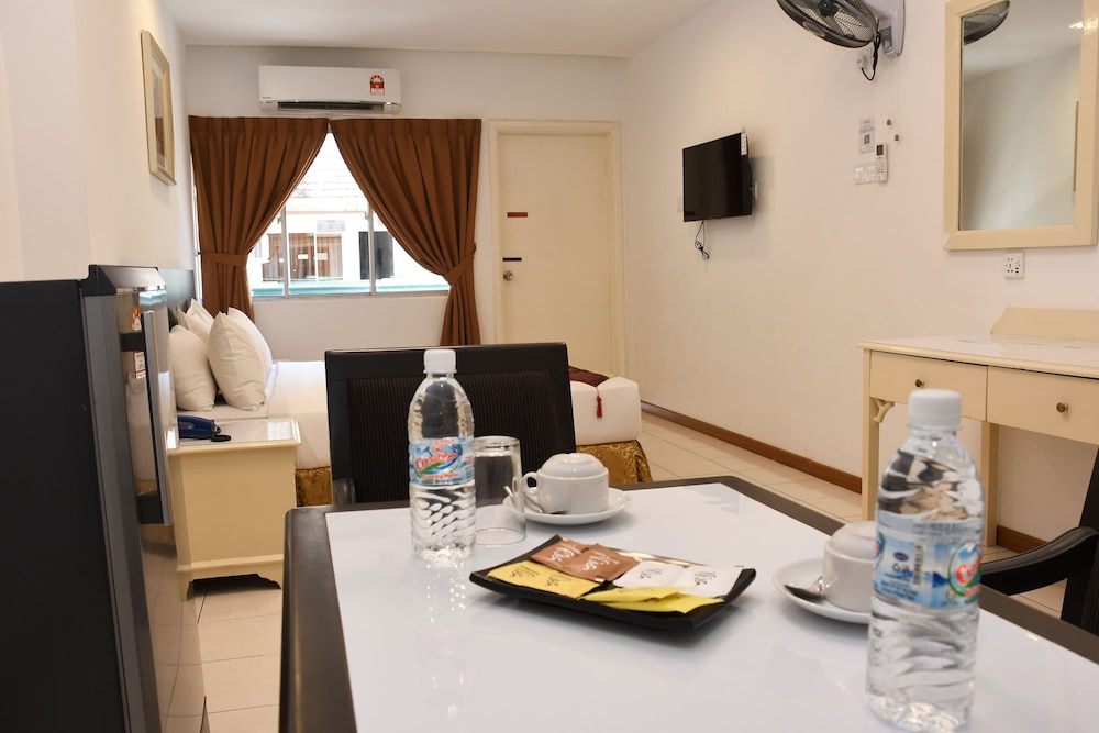 Promenade Service Apartments 58/72