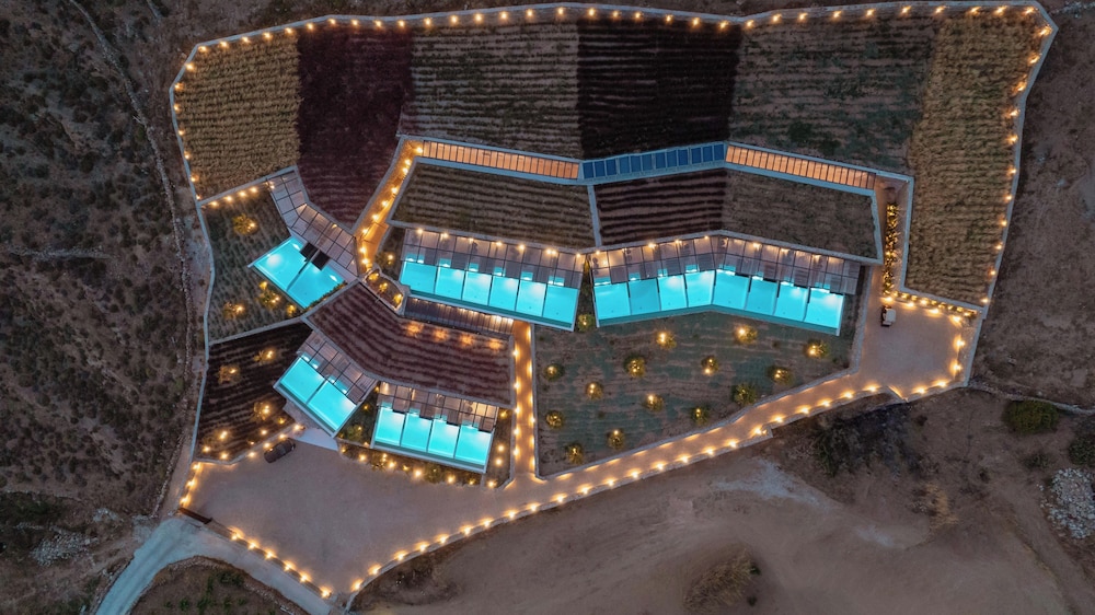 Ftelia Black Villas 5/50
