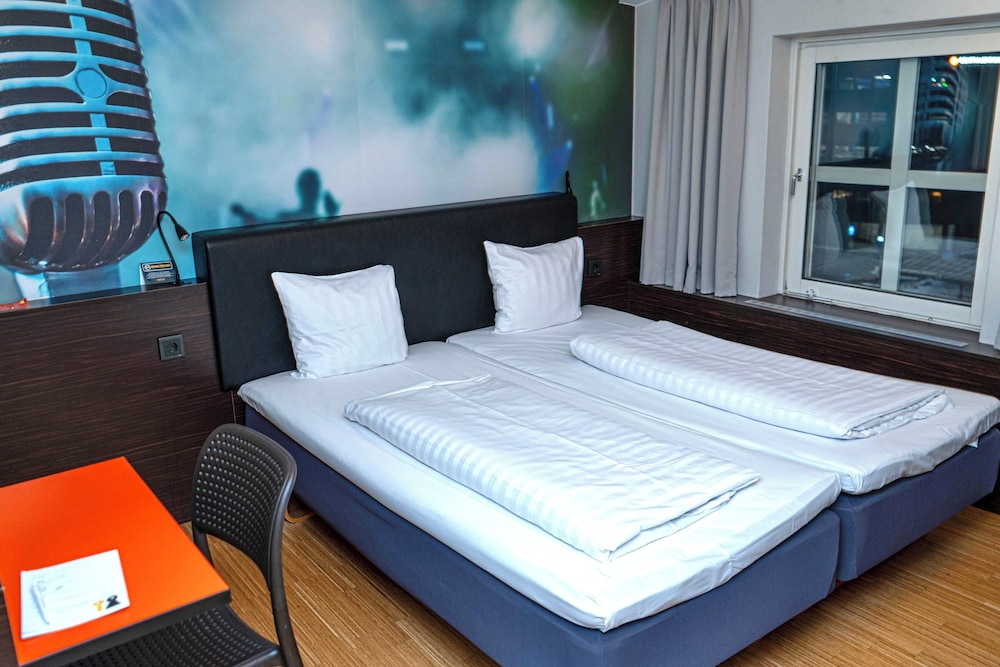 COMPACT, TWIN BEDS