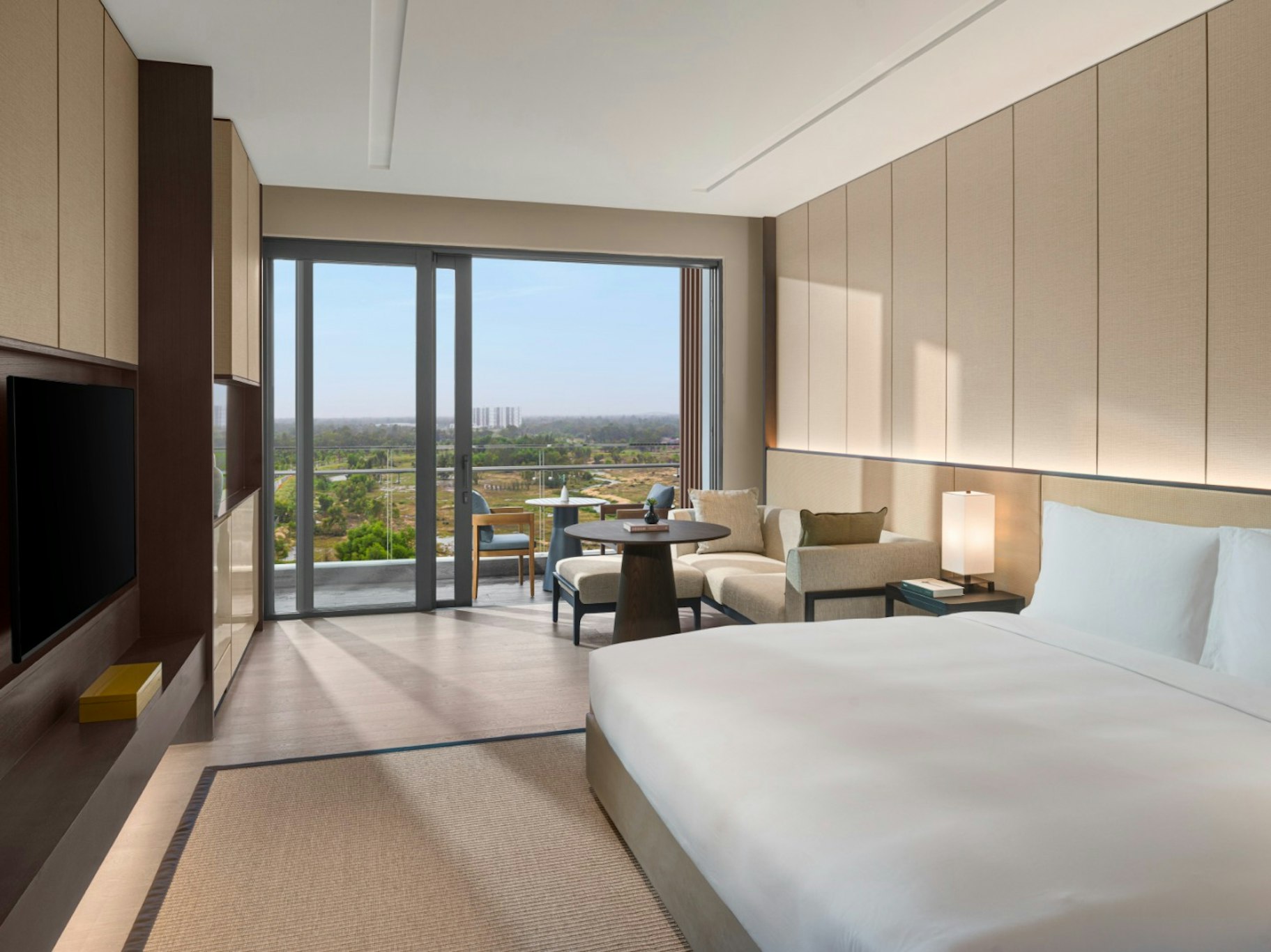 New World Hoiana Hotel 12/50