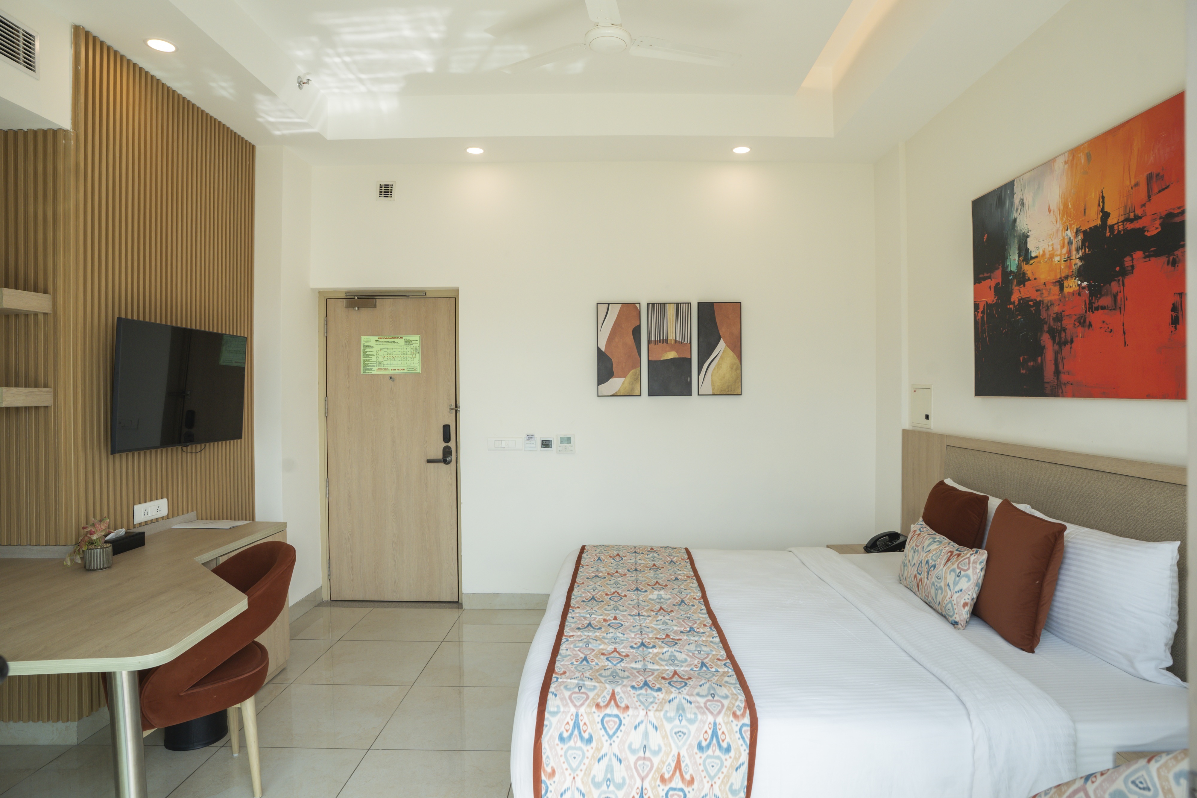استوديو مفردة بسرير كينج، AR Suites KLJ Square 2/2