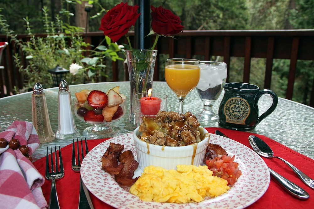 McCaffrey House Bed and Breakfast Inn 46/52
