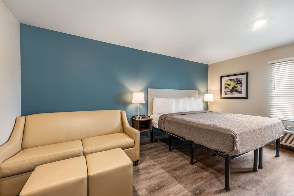 WoodSpring Suites Linden 7/23