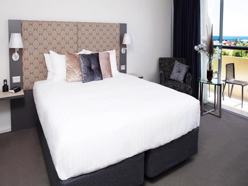 Superior, Queen Bed