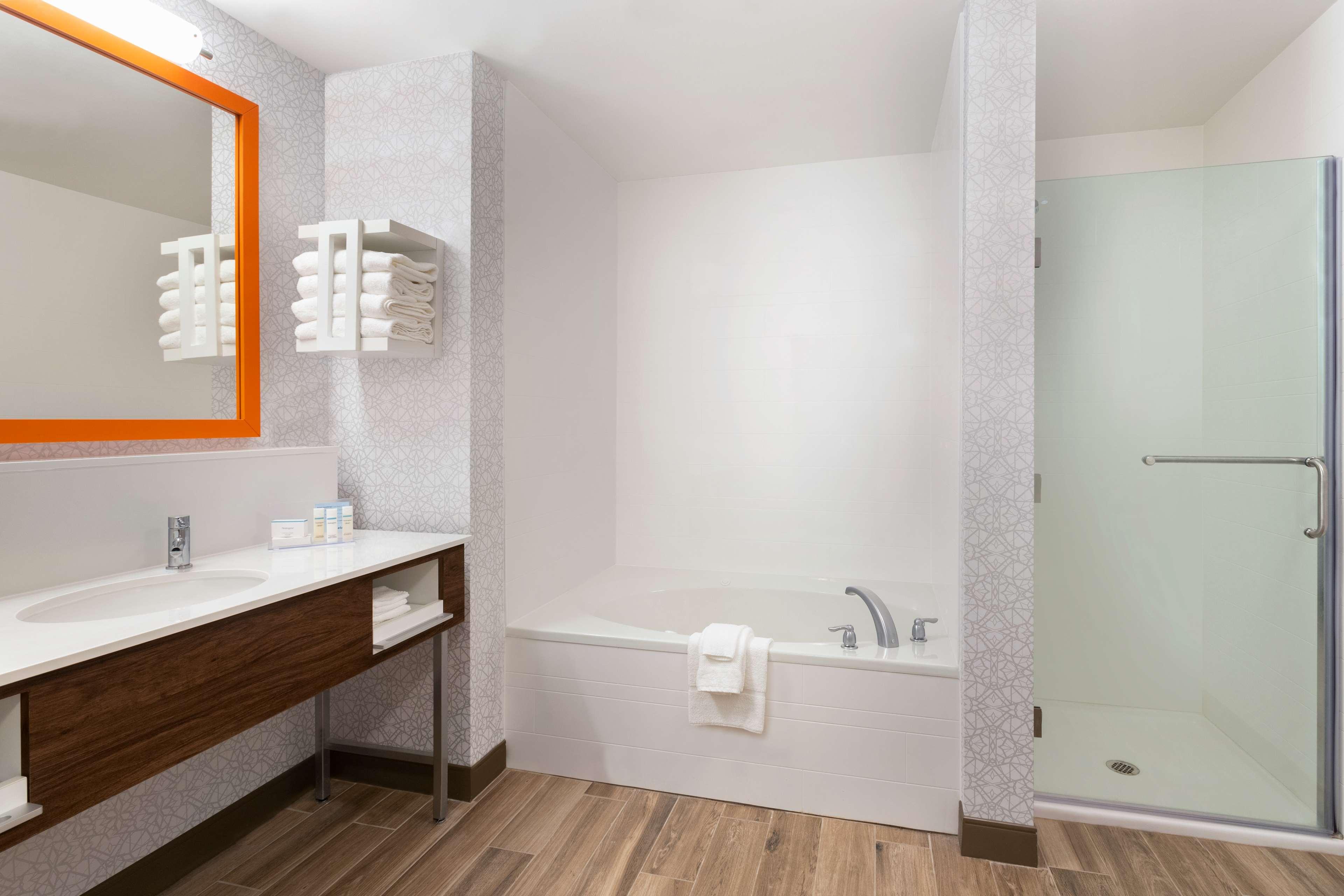 استوديو بسرير كينج، Hampton Inn St Louis Columbia 2/2