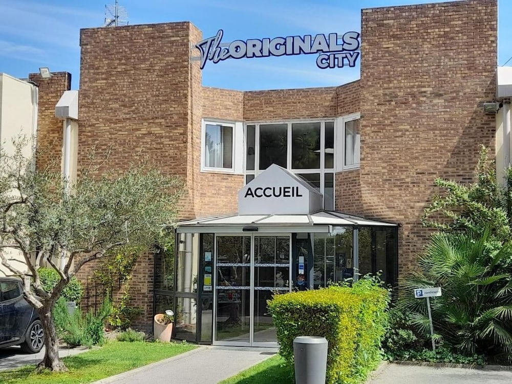 Hotel the Originals Nimes Costieres 2/60