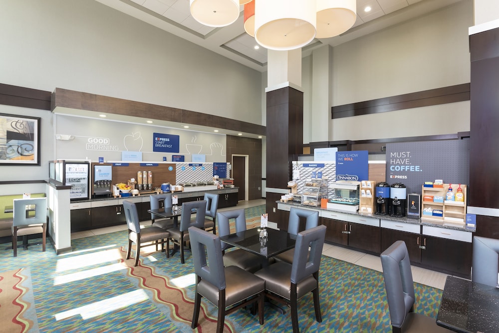 Holiday Inn Express Hotel Suites New Philadelphia 47/66