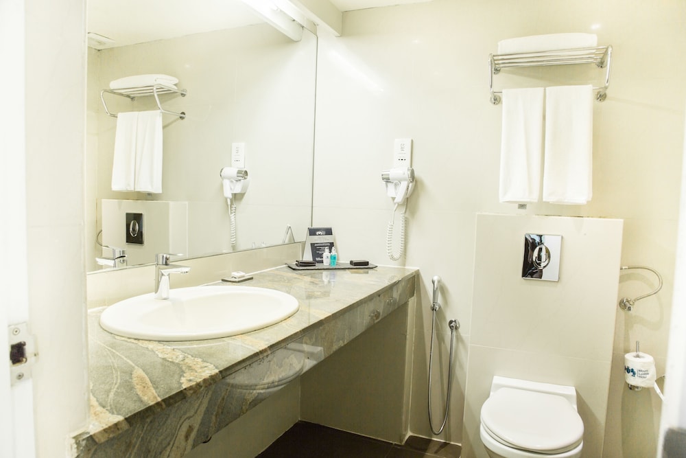 Double Ocean View King Bed، Mount Lavinia Hotel 5/5