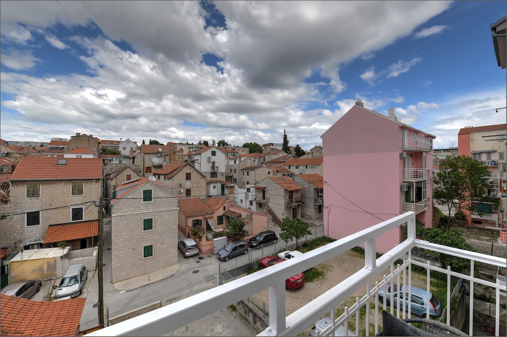 Via Porto Rooms 2/49