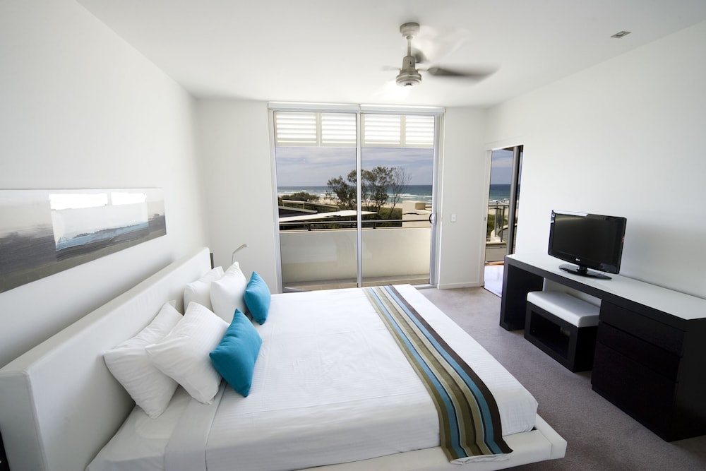 The Beach Cabarita 60/78