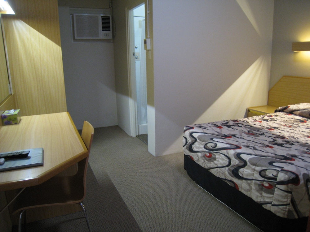 Country Lodge Motor Inn 19/50
