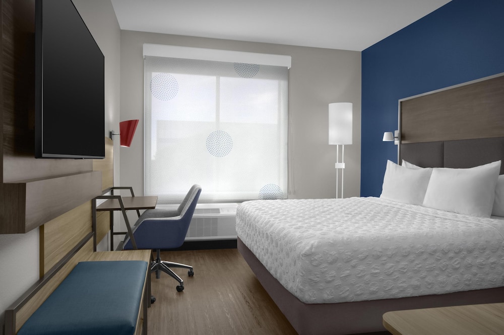 Tru by Hilton Midland East 14/39