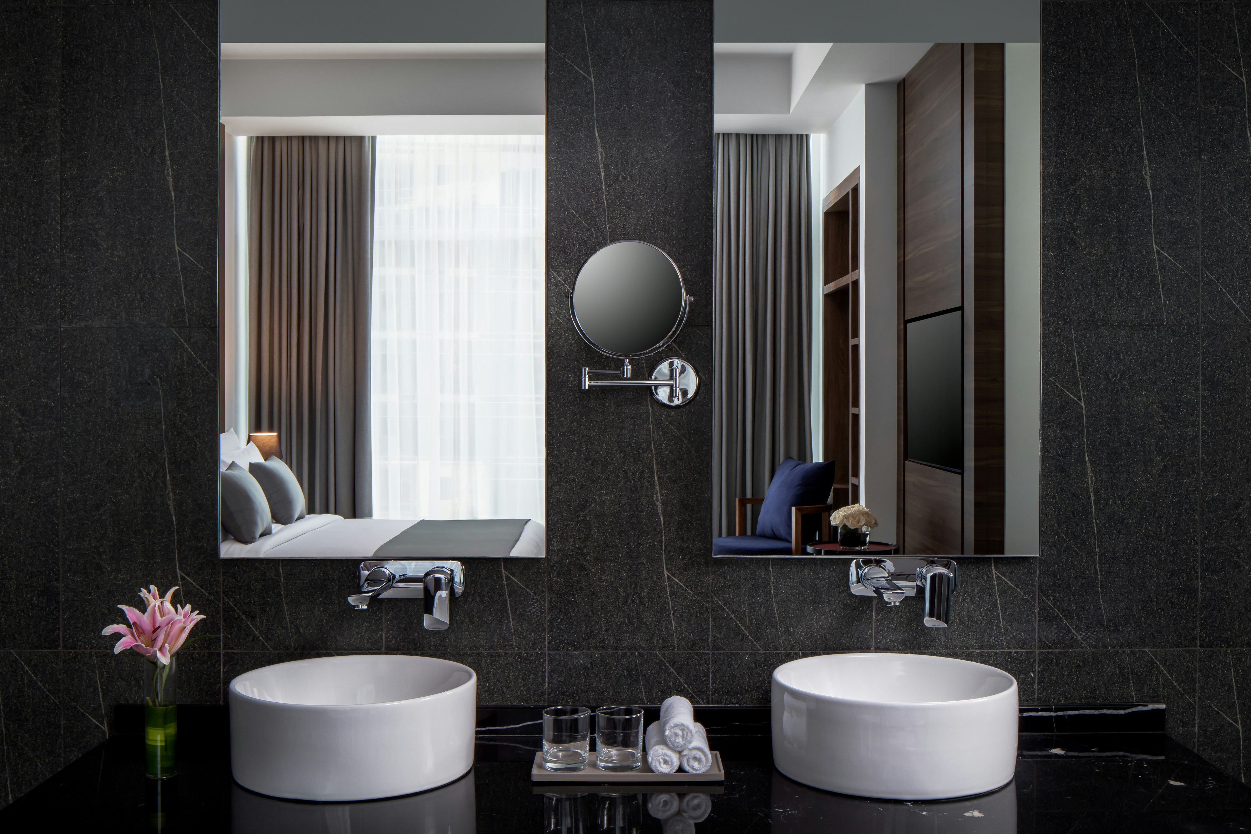Renaissance Business Bay Hotel, Dubai 31/33