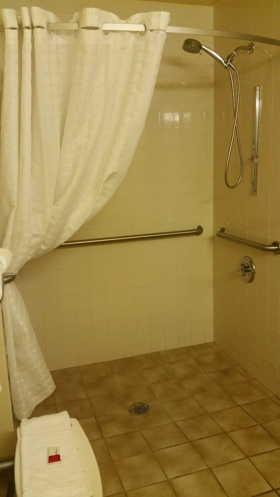 Super 8 by Wyndham Wheeling/Saint Clairsville OH Area 17/36