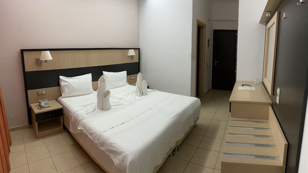 KAIAFAS LAKE HOTEL 12/67