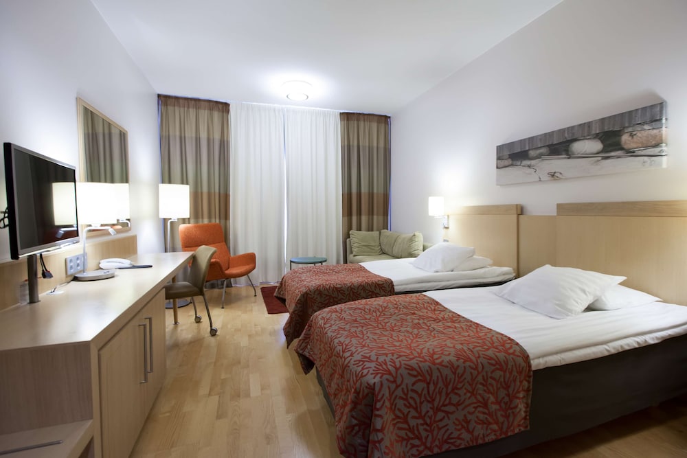 Standard, Twin Beds, Sofa