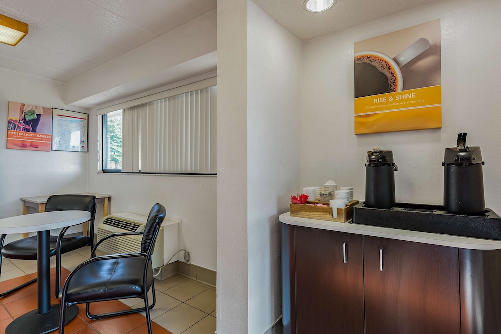 Days Inn by Wyndham Cincinnati I-71 27/28