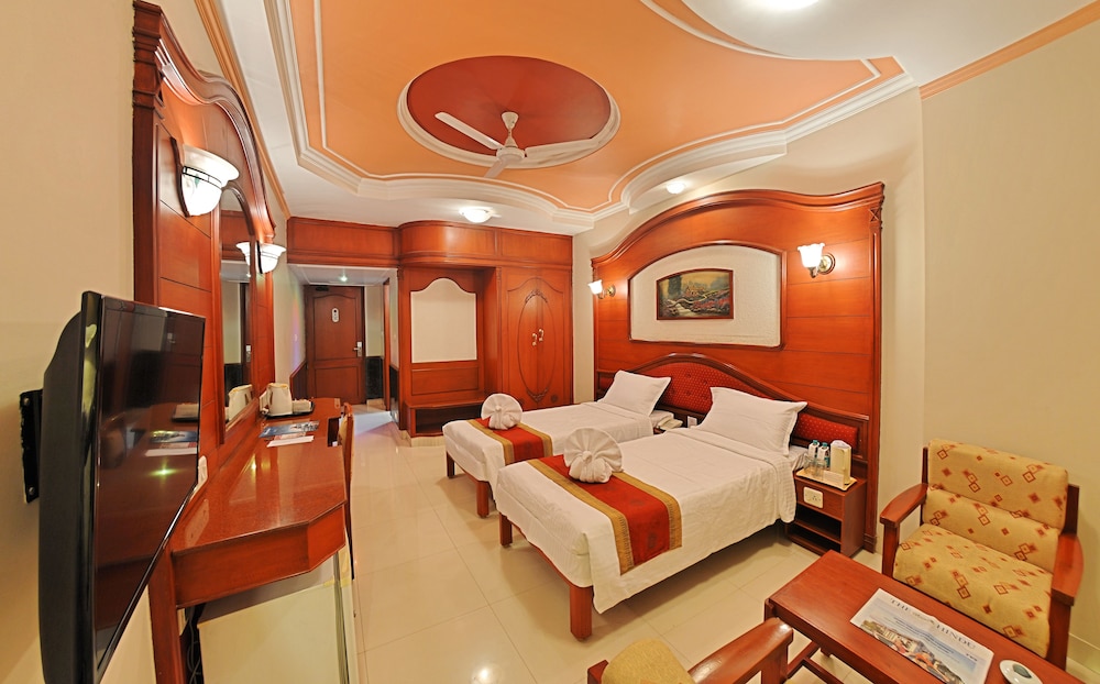 Hotel Gnanam 42/49