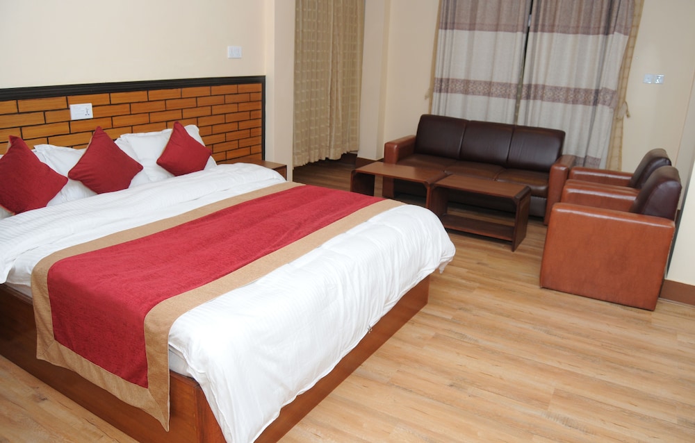 DELUXE, DOUBLE BED, CITY VIEW