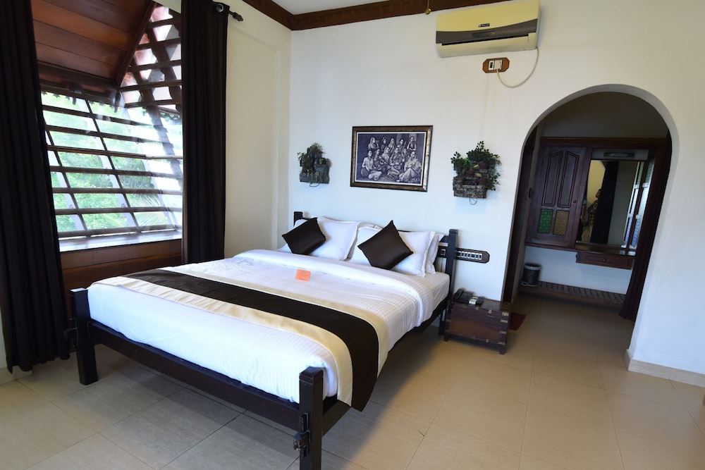 KOVALAM BEACH HOTEL 9/36