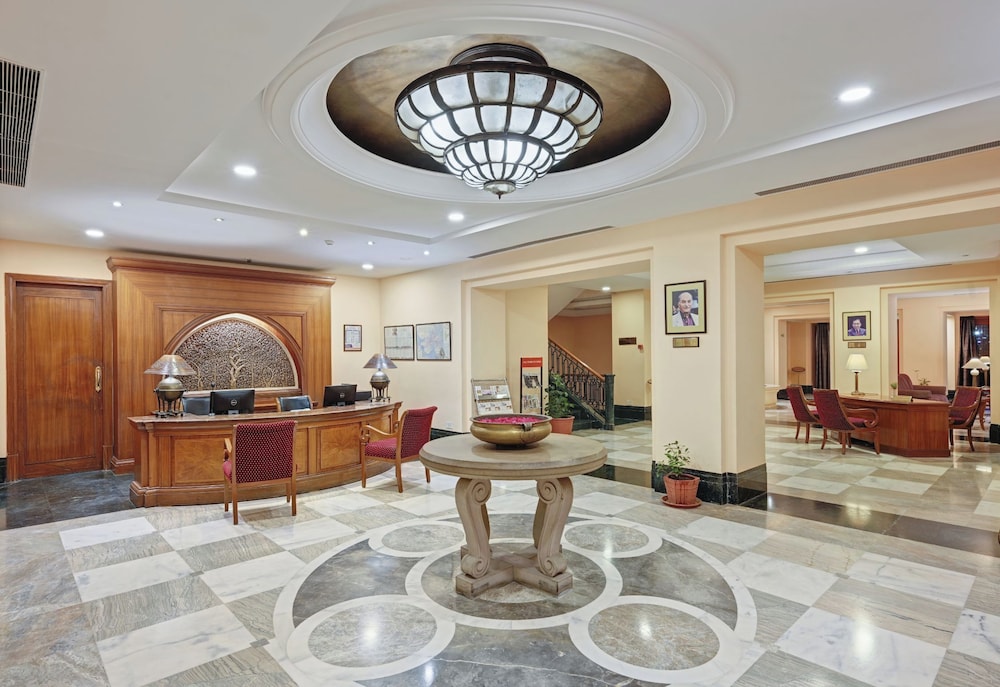 Cama Hotel 8/50