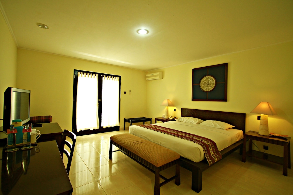 Legong Keraton Beach Hotel 26/70