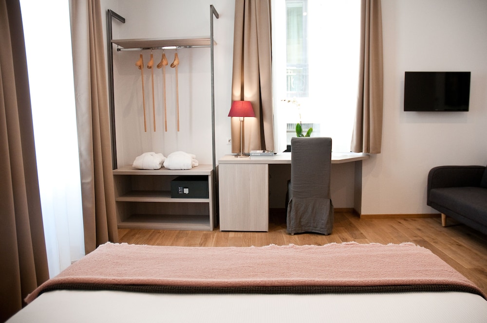 Giuturna Boutique Hotel 54/73