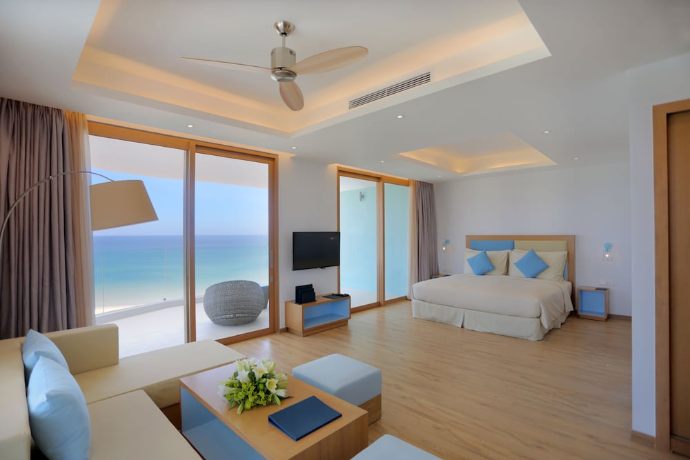 FLC Luxury Resort Quy Nhon 24/83