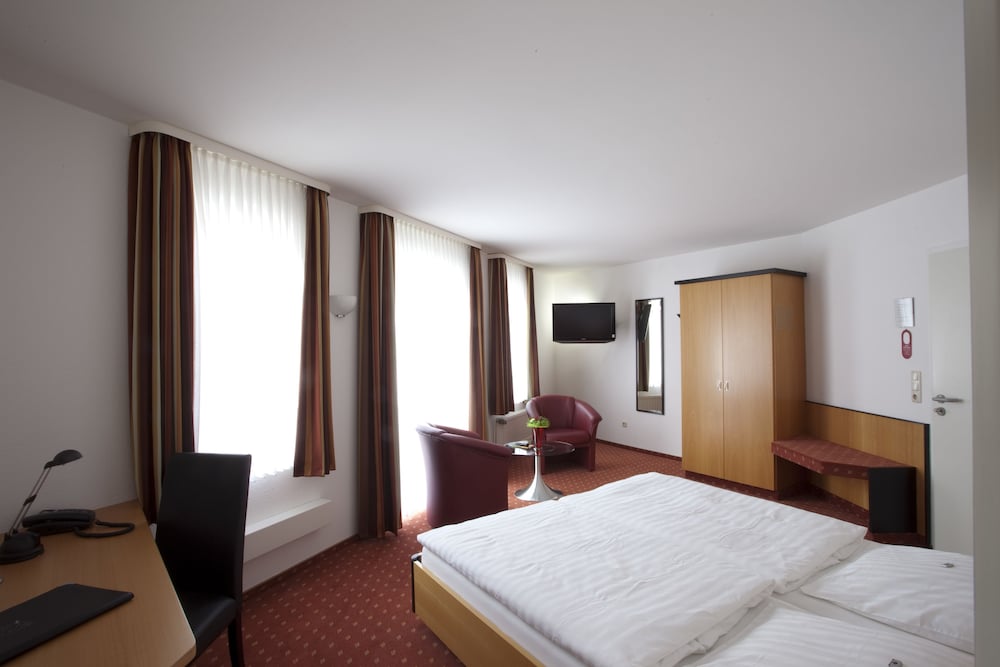 Hotel Am Braunen Hirsch 9/27