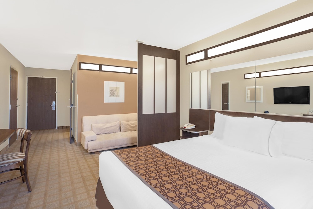 Microtel Inn & Suites by Wyndham Manchester 11/30