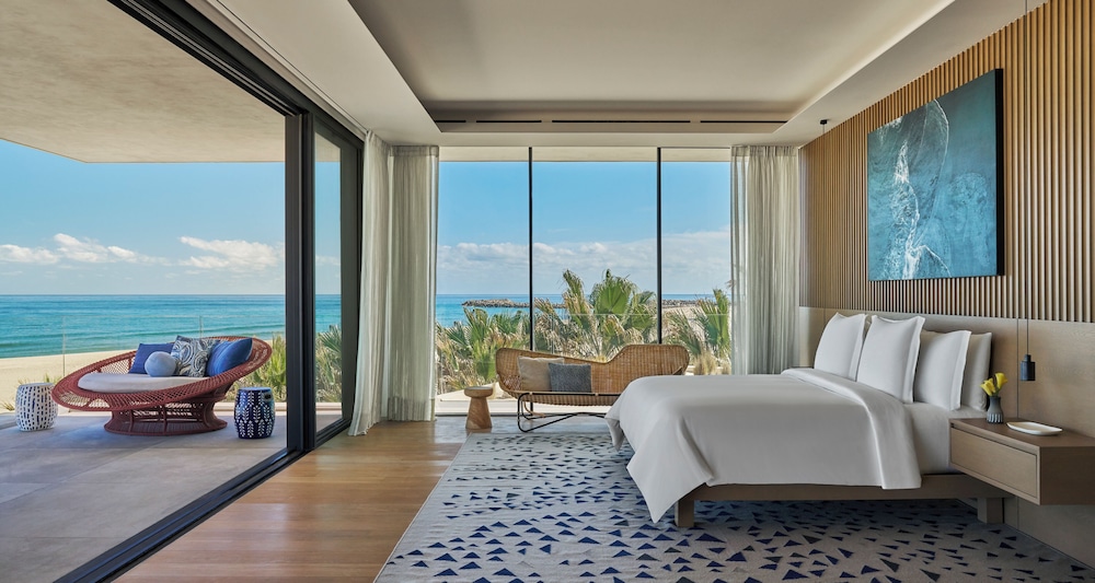 6 Bedrooms, Villa, 2 Double Beds, 4 King Beds, Beach Front