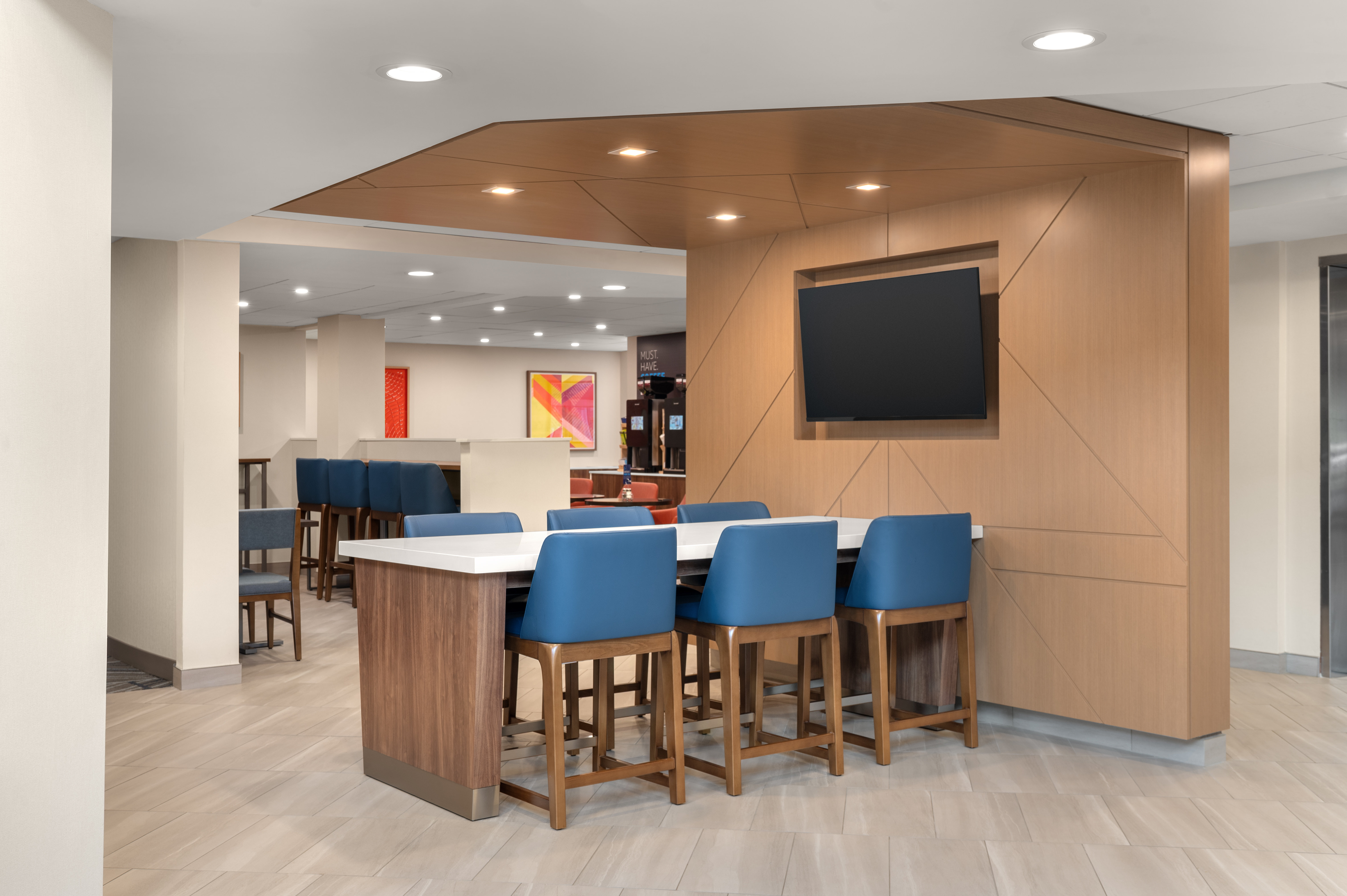 Comfort Inn & Suites Hawthorne NY 60/72