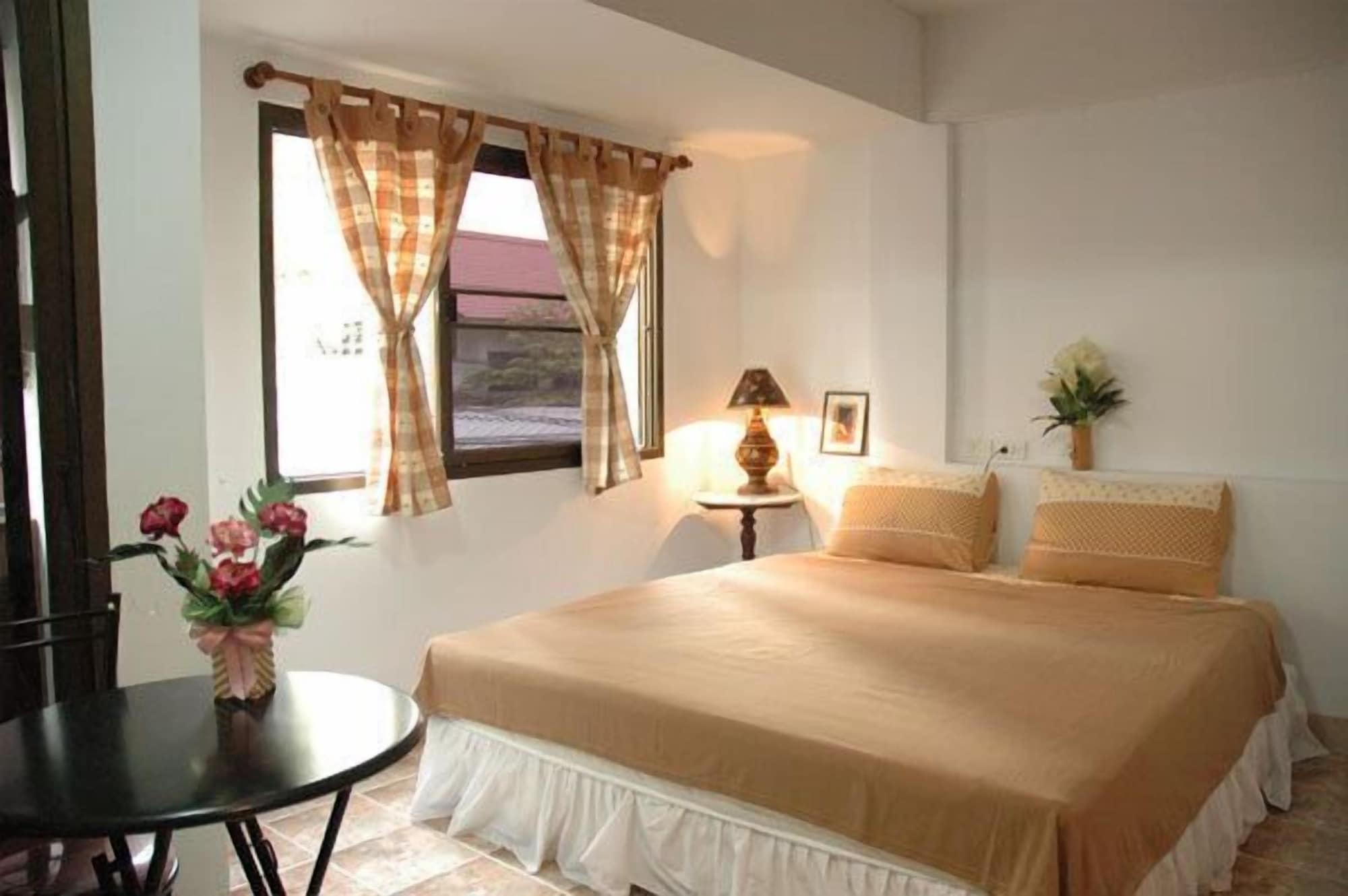 STANDARD, KING BED