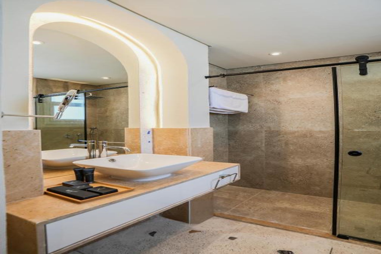 Makai Hotel North Coast By Brassbell 18/19