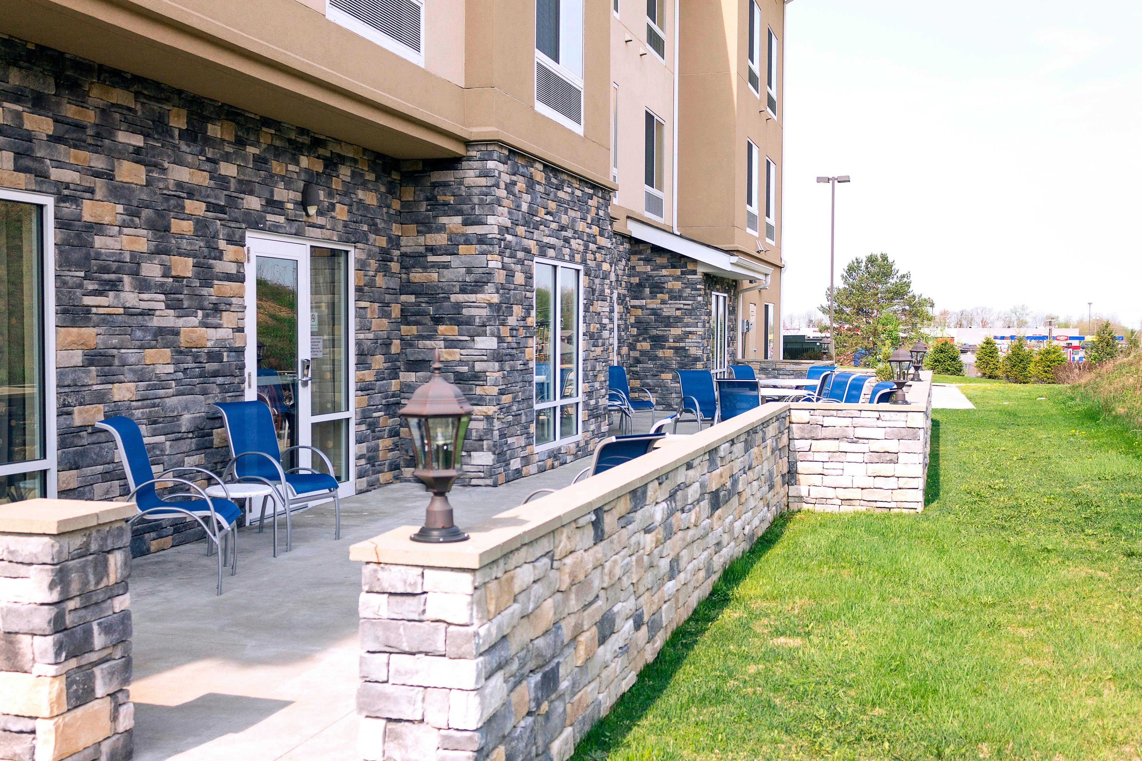 Fairfield Inn Suites Slippery Rock 16/16