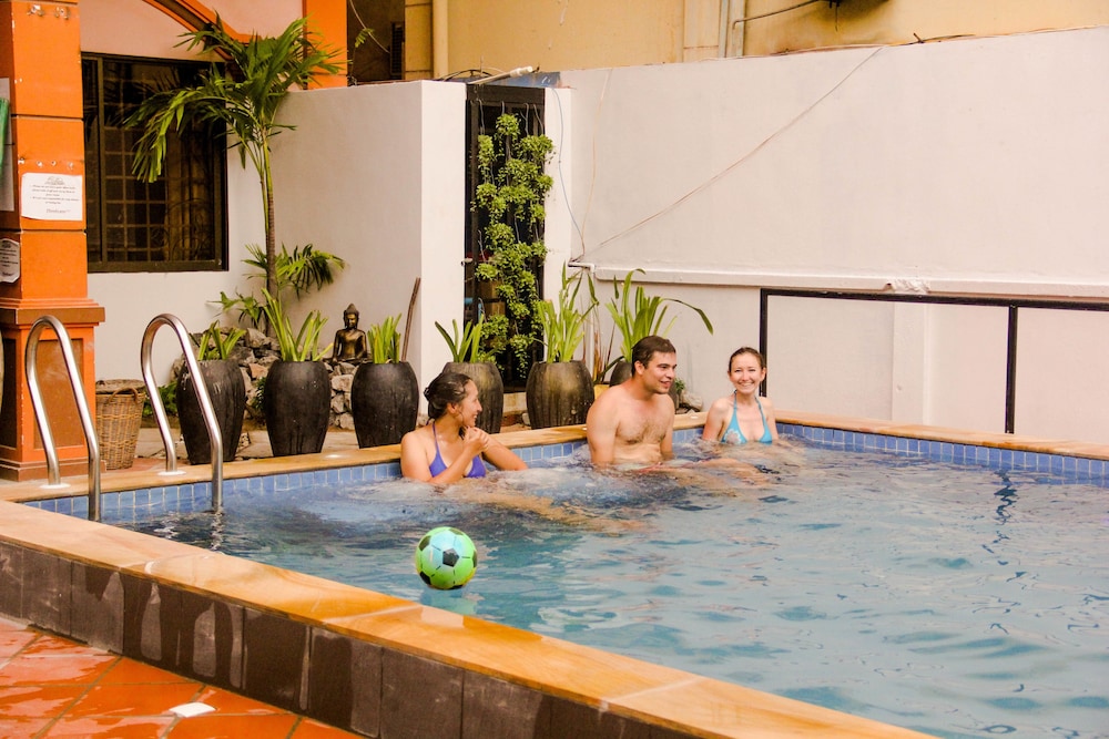 Tropical Breeze Guesthouse 23/45