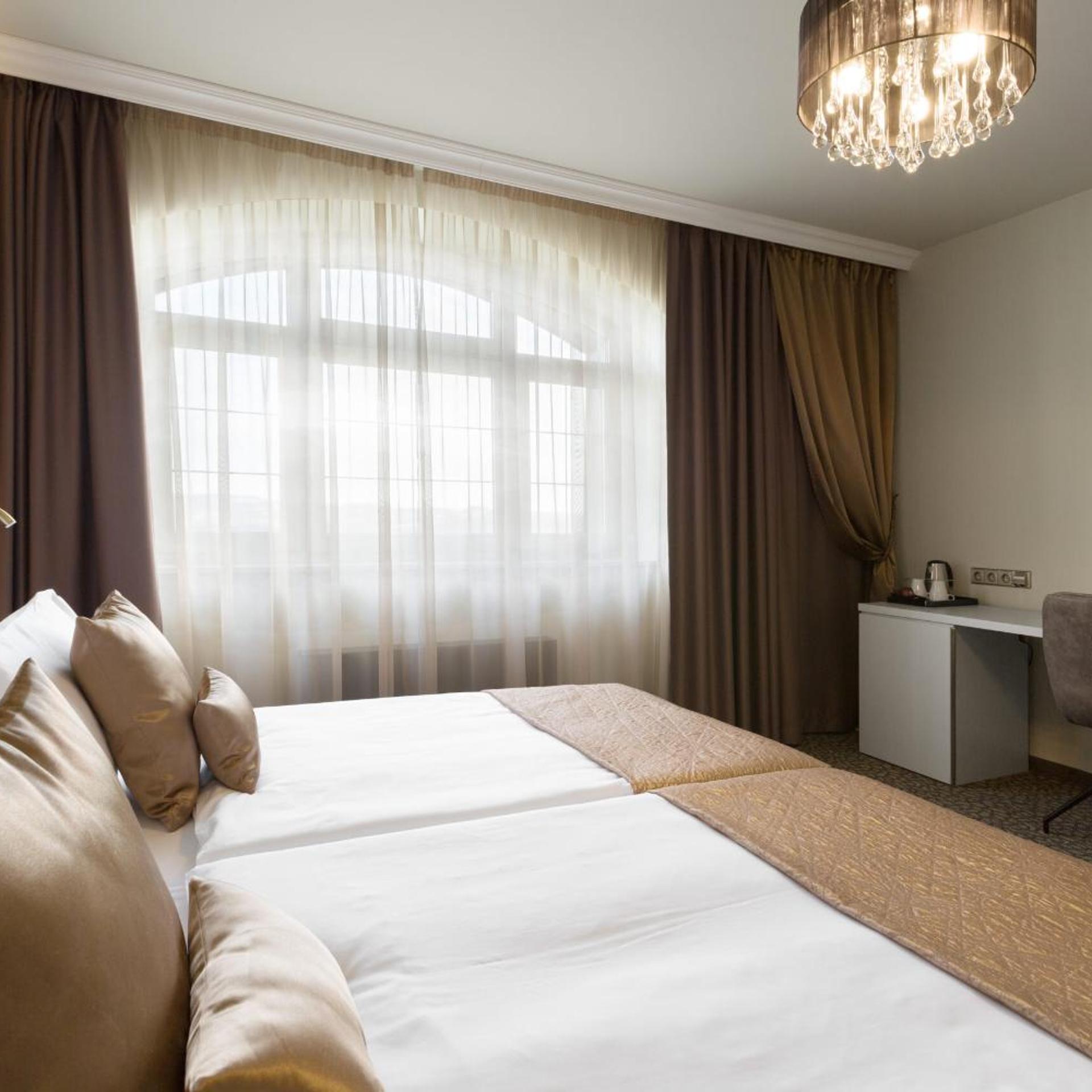 2 Bedrooms, Suite