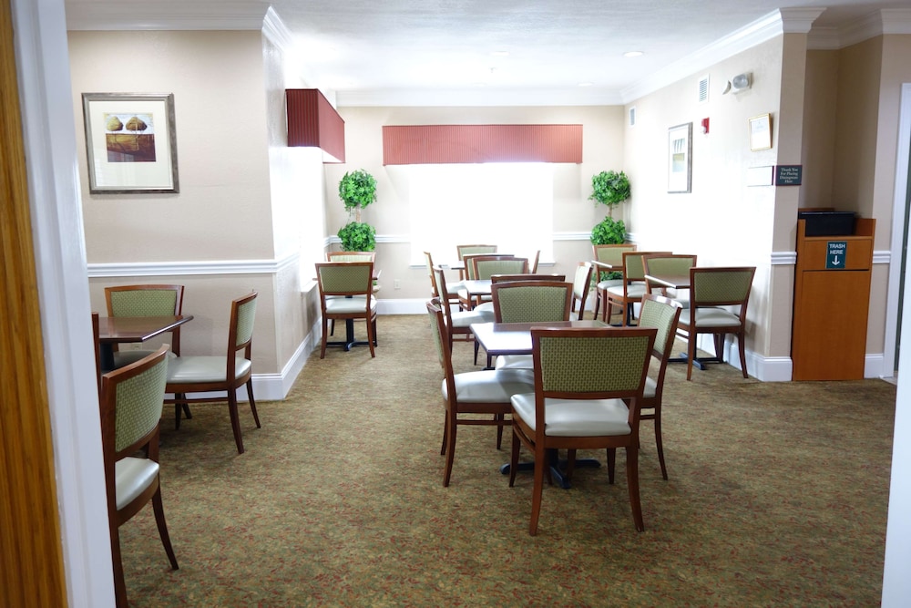 Country Inn & Suites by Radisson, Biloxi-Ocean Springs, MS 21/21