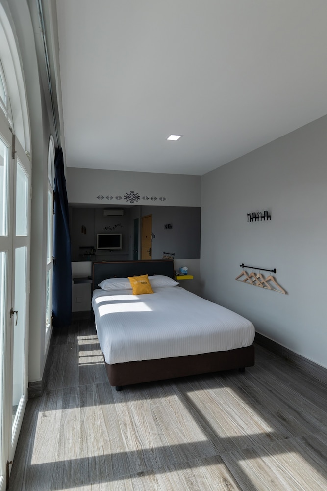 Butternut Tree Hotel (ex. Park 22 Hotel Chinatown) 9/23