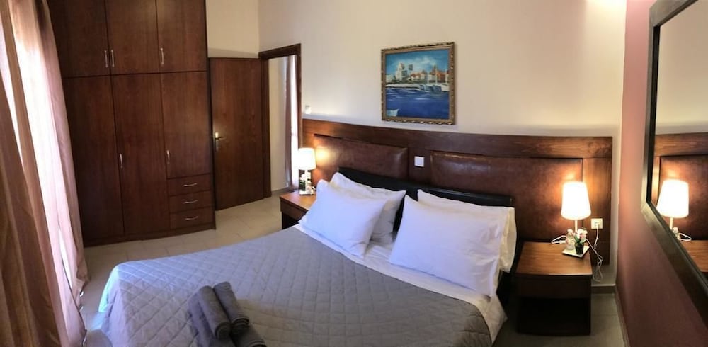 Aspa Holiday Apartments 9/22