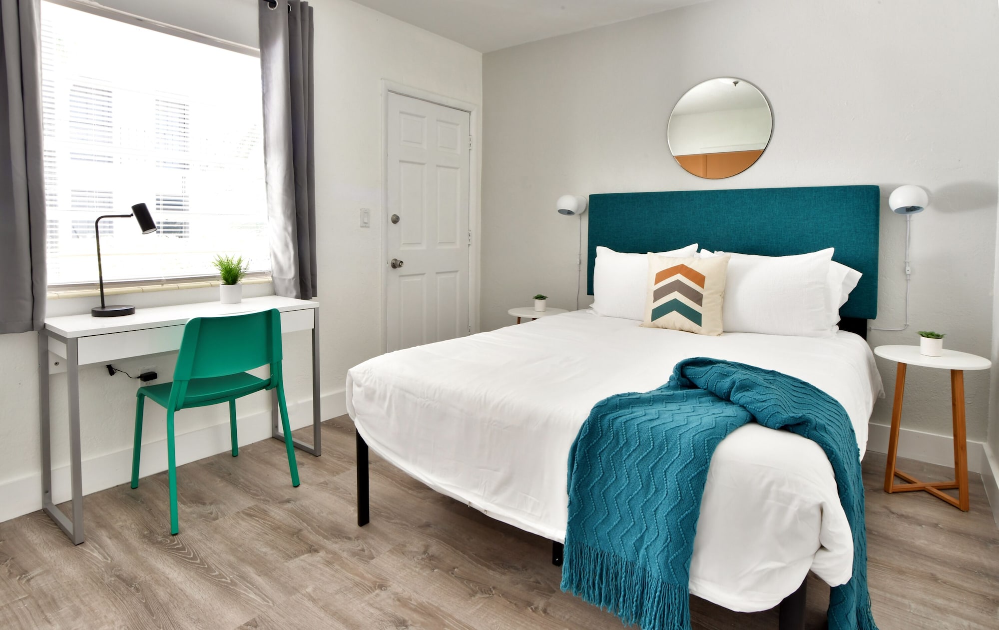 2 BEDROOMS