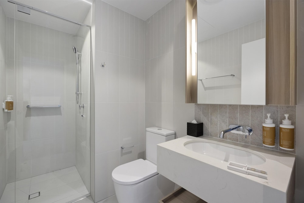 جناح بسريرين كوين بإطلالة على النهر بغرفتي نوم، Avani Living Queens Wharf Residences 2/7