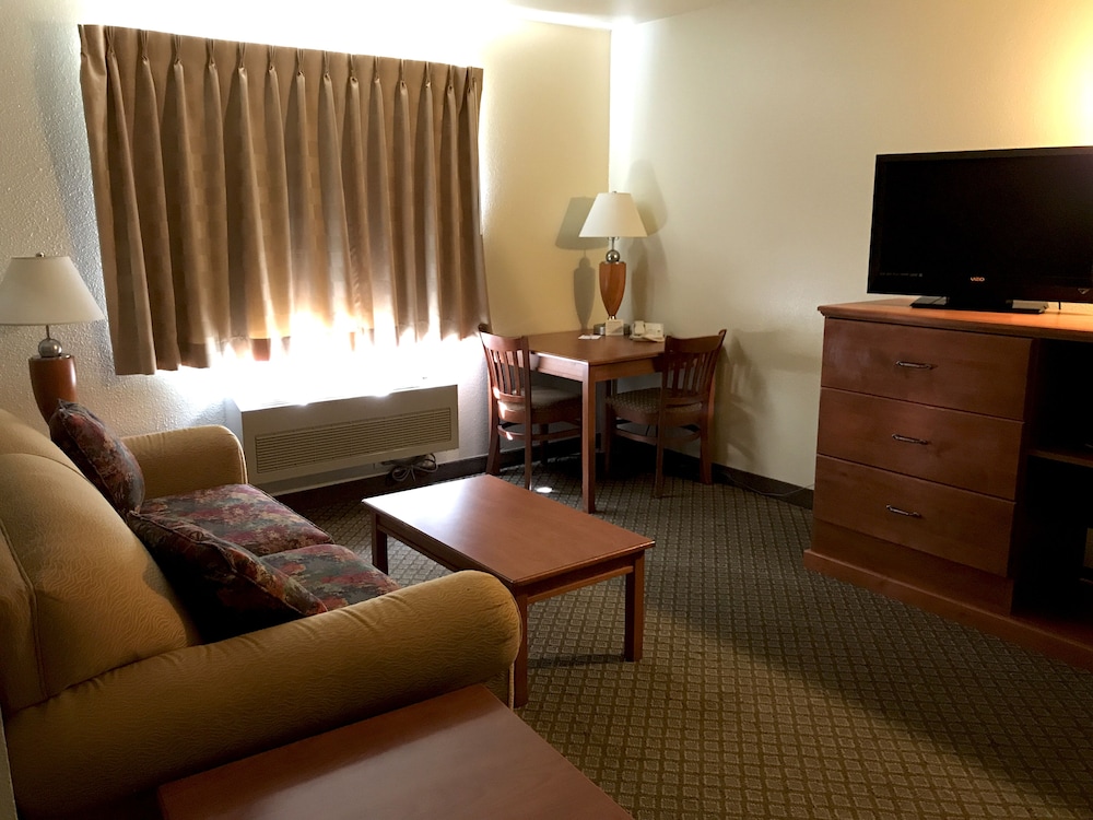 FAIRBRIDGE INN & SUITES KELLOGG 35/48