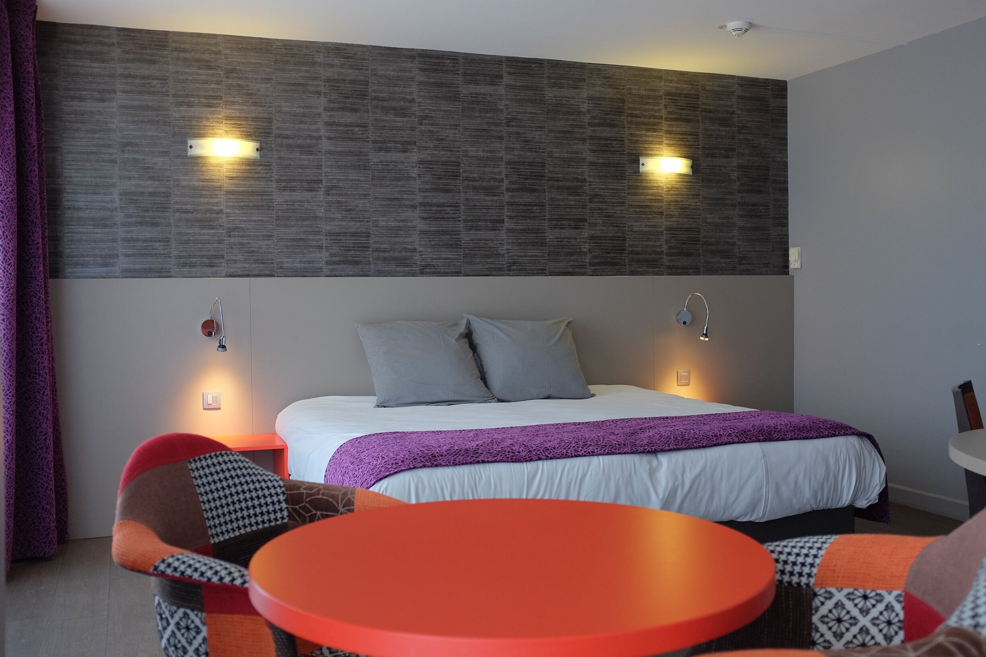 ROOM, DOUBLE BED, LAKE VIEW