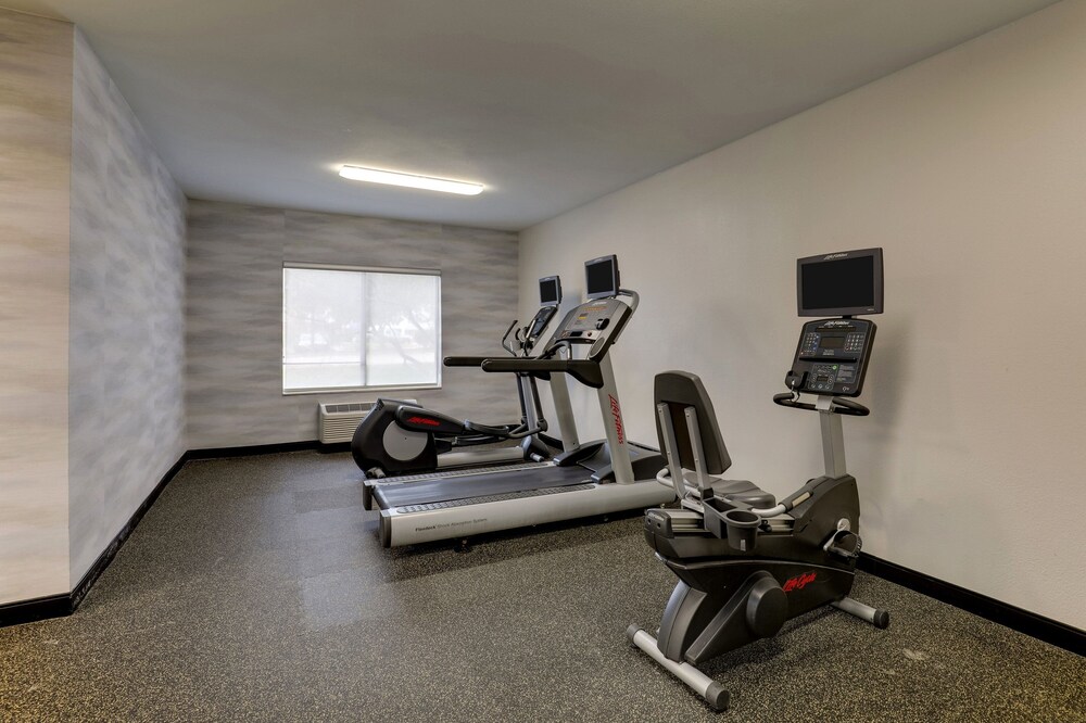 Best Western Plus Las Colinas Inn & Suites 31/58