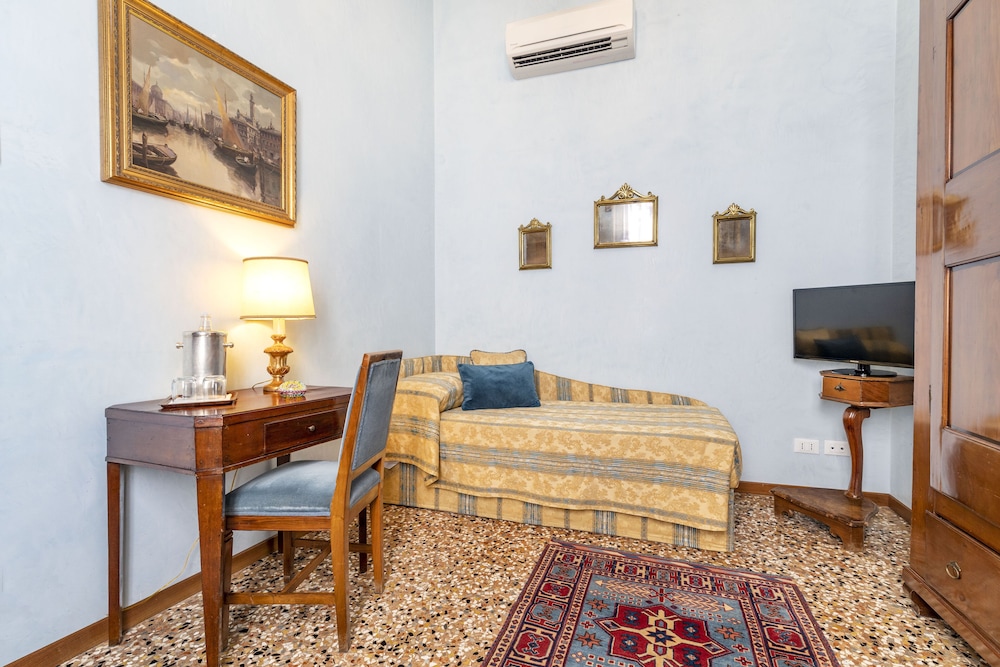 Palazzo Schiavoni 12/86