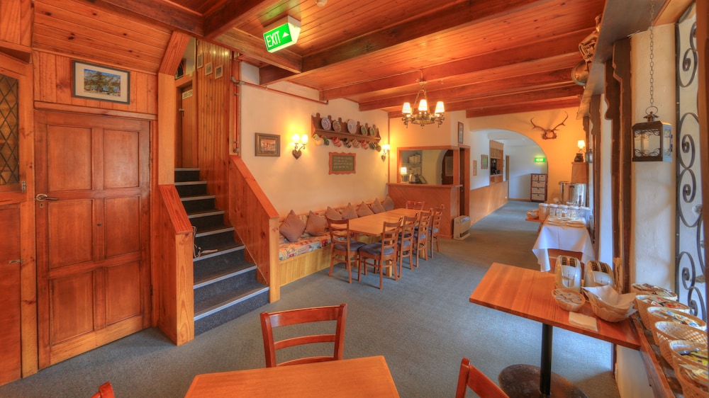 CANDLELIGHT LODGE 49/59