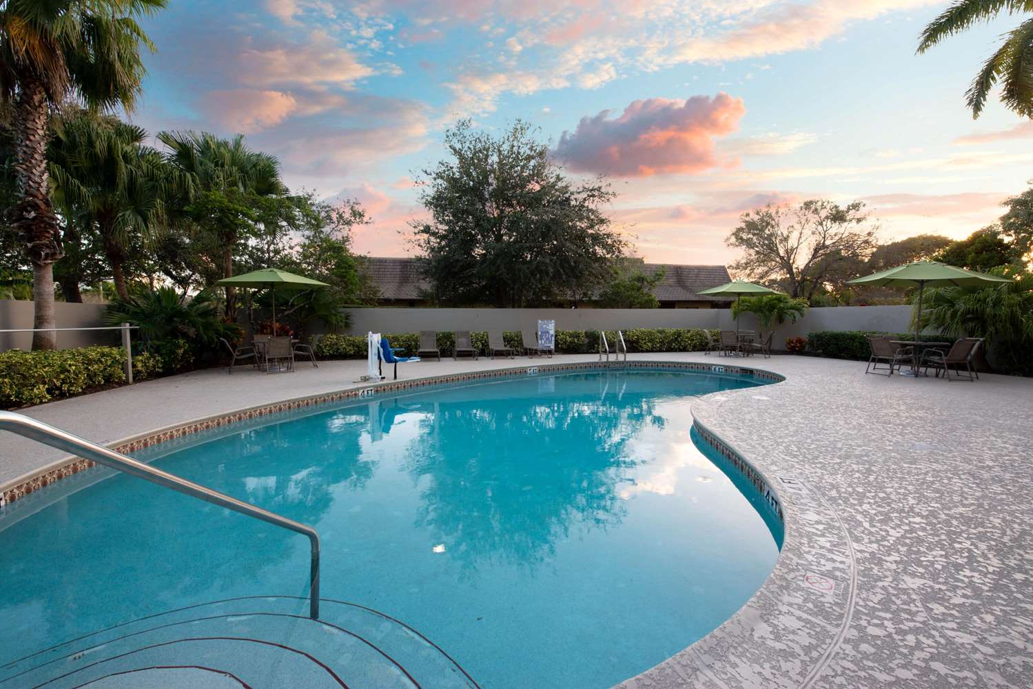 La Quinta Inn & Suites by Wyndham Coral Springs South 14/30