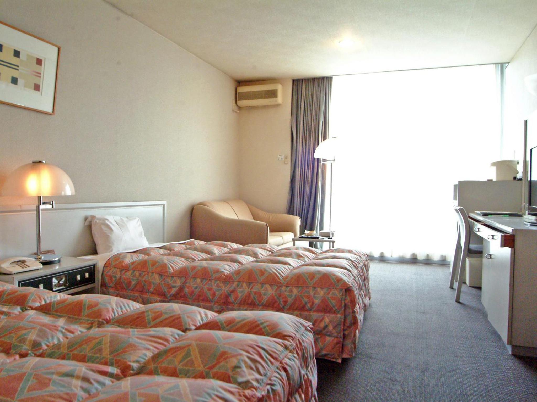 Standard, Twin Beds, Sofa, South Wing