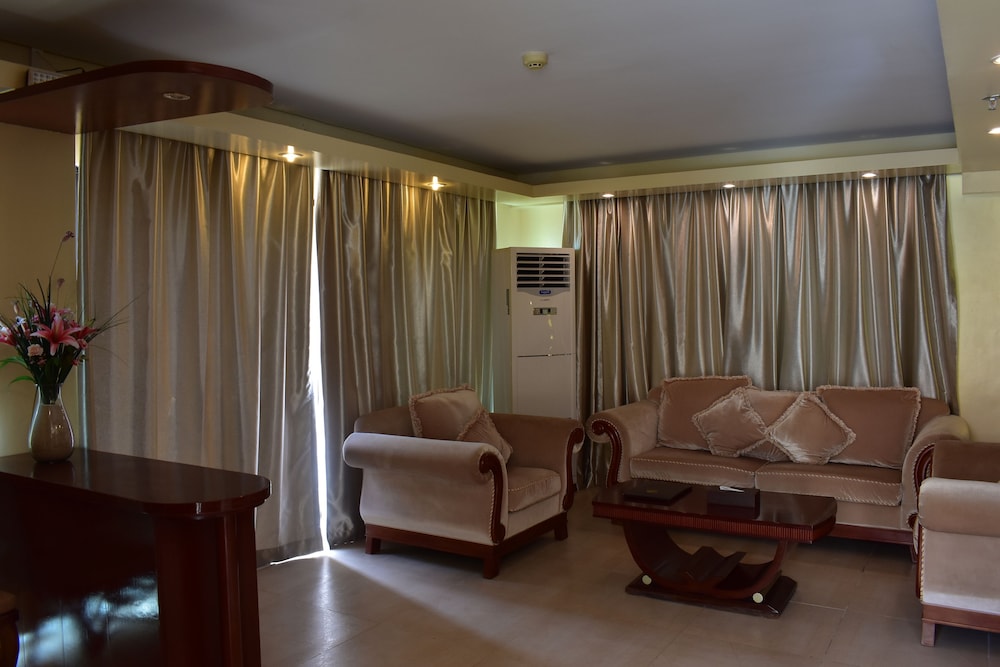 Golden Phoenix Hotel Boracay 25/50